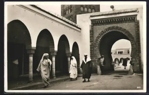 AK Casablanca, Strassenpartie mit Tor