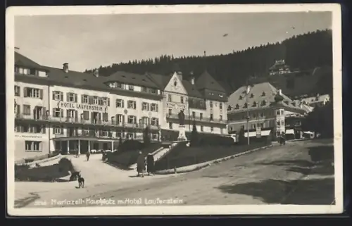 AK Mariazell, Hauptplatz mit Hotel Laufenstein