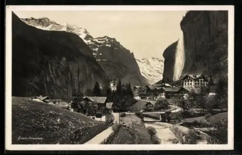 AK Lauterbrunnen, Ortsansicht mit Staubbach