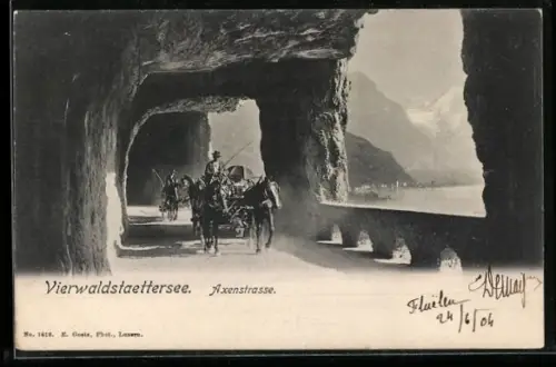 AK Axenstrasse /Vierwaldstaettersee, Pferdekutsche im Tunnel