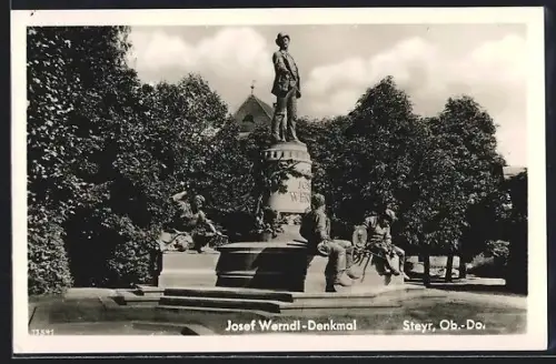 AK Steyr /Ob.-Do., Josef Werndl-Denkmal