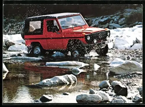 AK Roter Mercedes Benz 230 G auf Fahrt am Wildwasser