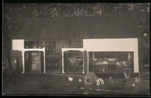 Foto-AK Puppenhaus mit verschiedenen Räumen, Hund mit Hundehütte