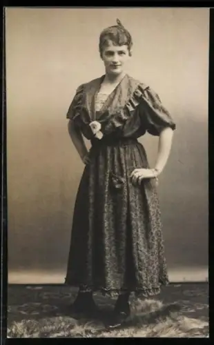 AK Variete-Künstler in Kleid, Travestie