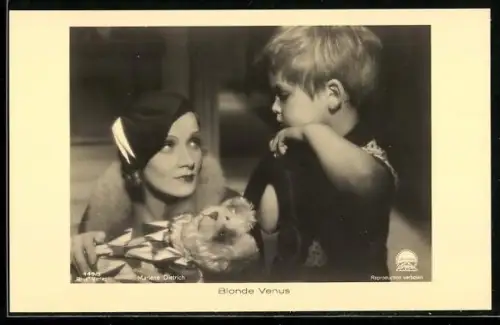 AK Schauspielerin Marlene Dietrich in dem Film Blonde Venus