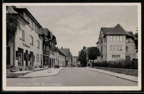 AK Laichingen, Bahnhofstrasse mit Geschäften