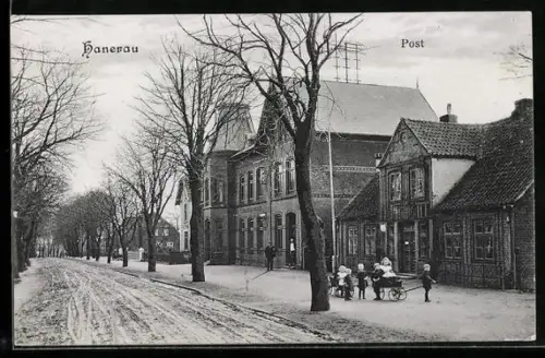 AK Hanerau, Strassenpartie mit Post