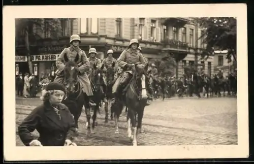 Foto-AK Minden, Einmarsch aus dem Manöver