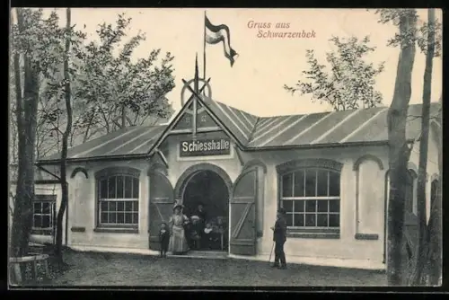 AK Schwarzenbek, Partie vor der Schiesshalle mit Besuchern und Reichsflagge