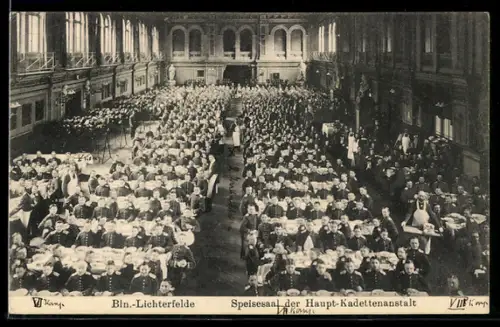AK Berlin-Lichterfelde, Gefüllter Speisesaal der Haupt-Kadettenanstalt