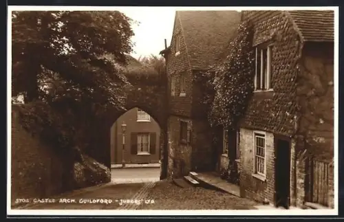 AK Guildford, Castle Arch