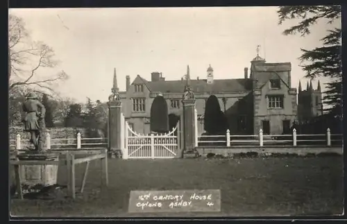 AK Canons Ashby, 16th Century House