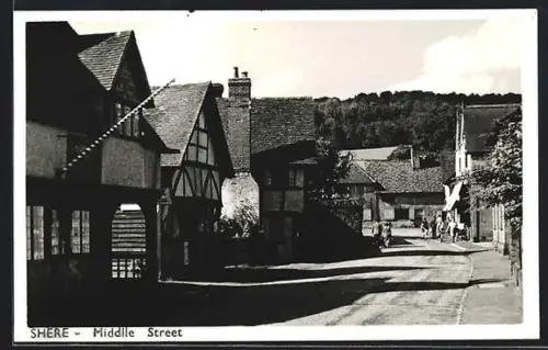 AK Shere, Middle Street