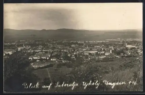 AK Ujhely, Blick auf den Ort