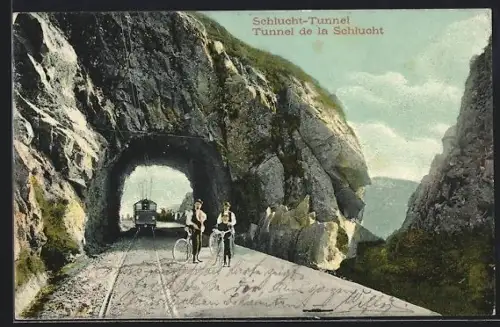 AK Schlucht-Tunnel, Fahrradfahrer vor dem Tunnel