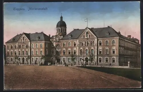AK Troppau, Marienanstalt mit Vorplatz