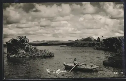AK Mývatn, Partie am Seeufer mit Ruderboot