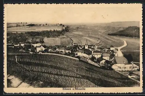 AK Ehnen s/Moselle, Ortsansicht mit Weinbergen