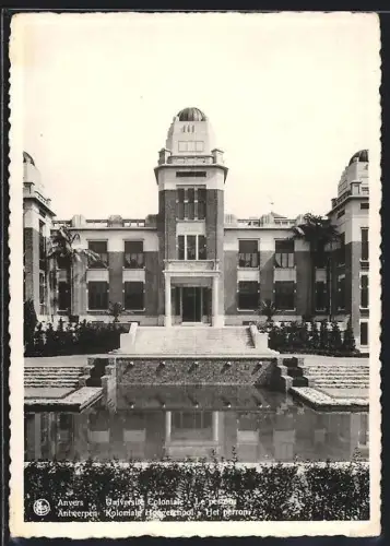 AK Anvers, Université Coloniale, Le perron