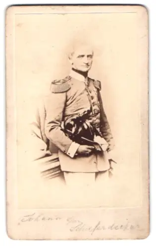 Fotografie unbekannter Fotograf und Ort, König Johann von Sachsen in Uniform mit Epauletten