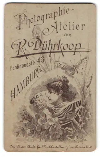 Fotografie R. Dührkoop, Hamburg, Ferdinandstr. 43, Damenprofil mit Fächern und Schmetterling
