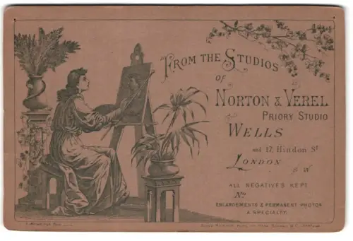 Fotografie Edw. Norton & Verel, London, Hindon St 17, Maler in fliessendem Gewand beim Malen eines Porträt