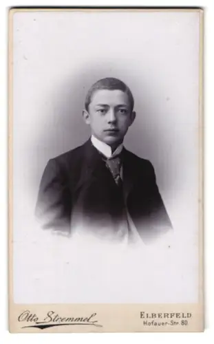 Fotografie Otto Stremmel, Elberfeld, Hofauer-Str. 80, Porträt eines jungen Mannes