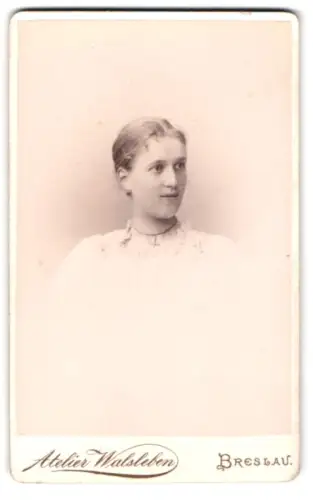 Fotografie E. Walsleben, Breslau, Zwingerstrasse 24, Porträt einer jungen Frau