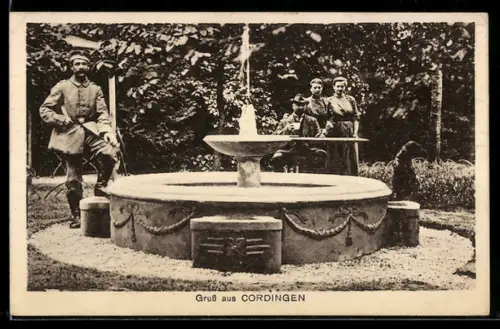 AK Cordingen, Brunnenanlage, Soldat der Infanterie in Uniform