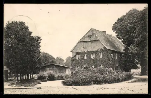 AK Gülzow, Ortspartie mit Wohnhäusern und Gartenanlagen