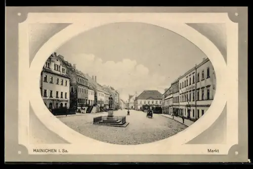 Präge-AK Hainichen i. S., Marktplatz mit Denkmal, Ornament-Rahmen