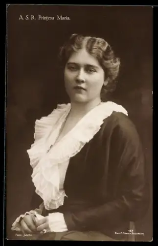 AK Printesa Maria, Prinzessin maria von Rumänien, Portraitfoto mit Rüschenbluse