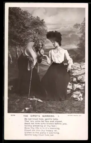 AK Hellseherin liest einer jungen Frau aus der Hand