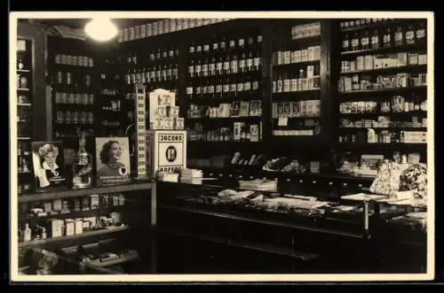 Foto-AK Geschäft mit Drogerie-Aritikeln, Jacobs Kaffee, Penaten-Puder