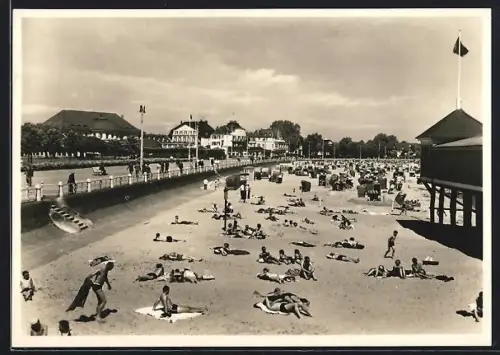 AK Travemünde, Strand mit Promenade, 
