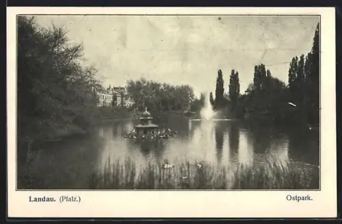 AK Landau /Pfalz, See mit Fontäne im Ostpark