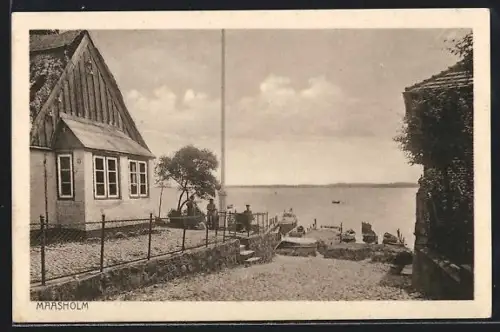 AK Maasholm, Blick auf Ufer mit Booten und Haus