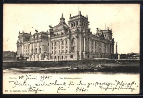 AK Berlin, Reichstagsgebäude vom Wasser aus, Siegessäule