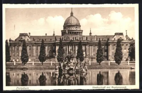 AK Potsdam, Stadtschloss mit Neptunsteich