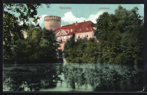 AK Berlin-Spandau, Juliusturm vom Wasser aus