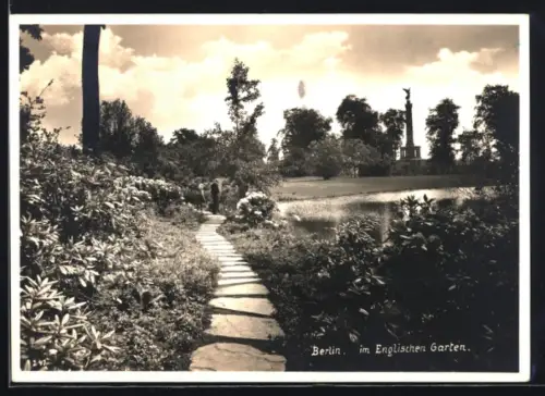 AK Berlin-Tiergarten, Englischer Garten, Weg am Teich