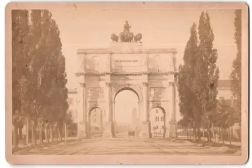 Fotografie unbekannter Fotograf, Ansicht München, Blick zum Siegestor