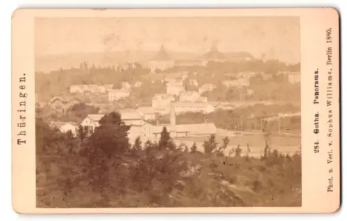 Fotografie Sophus Williams, Berlin, Ansicht Gotha /Thüringen, Panoramaansicht des Ortes 1880