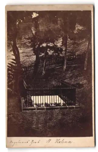 Fotografie unbekannter Fotograf, Ansicht St. Helena, Blick zu Napoleons Grab