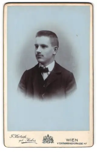 Fotografie J. Kotsch, Wien, V. Schönbrunnerstrasse 47, Porträt eines jungen Mannes