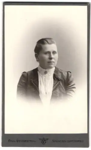 Fotografie Paul Weyerstahl, Solingen, Kasernenstrasse 17, Porträt einer Frau