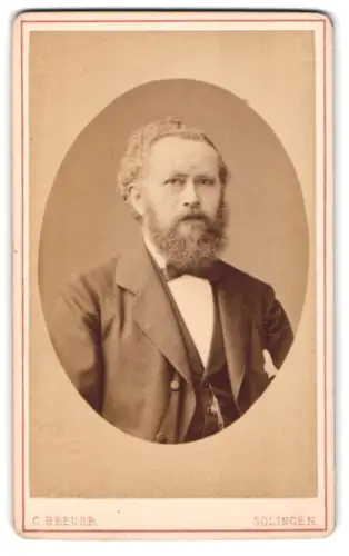 Fotografie C. Breuer, Solingen, Kassernenstrasse, Porträt eines bärtigen Mannes