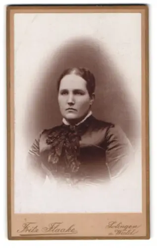 Fotografie Fritz Flaake, Solingen, Kirchstrasse 57, Porträt einer Frau