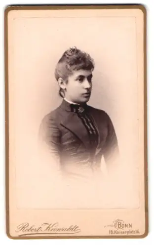 Fotografie Robert Krewaldt, Bonn, Kaiserplatz 16, Porträt einer jungen Frau