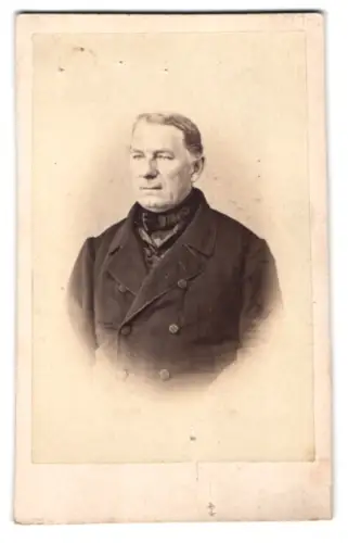 Fotografie unbekannter Fotograf und Ort, Porträt eines älteren Mannes